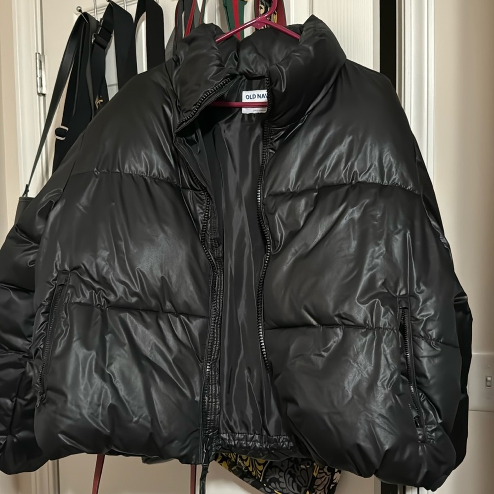 Like new puffer jacket. Worn a few times. Great condition